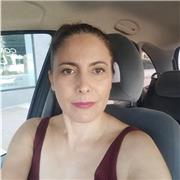 Profesora de inglés imparte clases todos los niveles